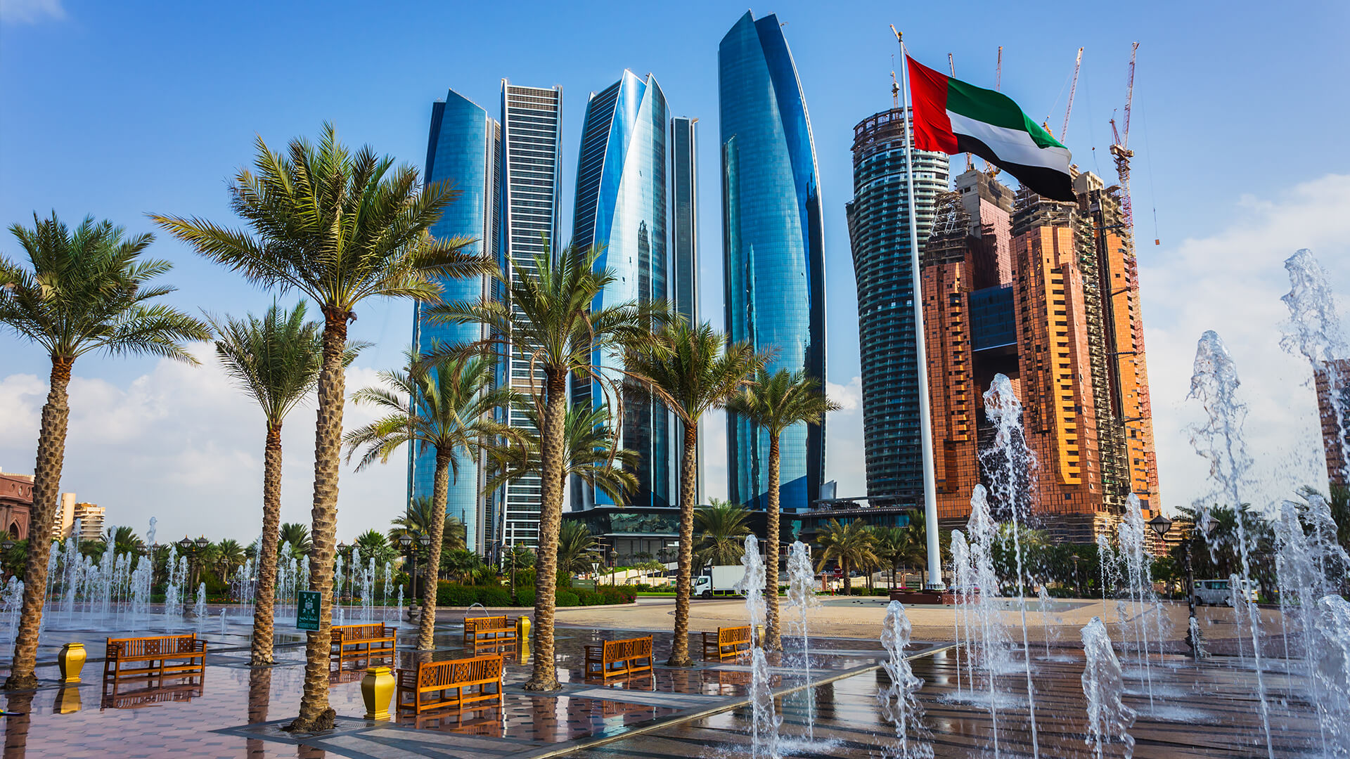 UAE Marching Towards Becoming A $500bln Economy - Featured Image | MEA Markets