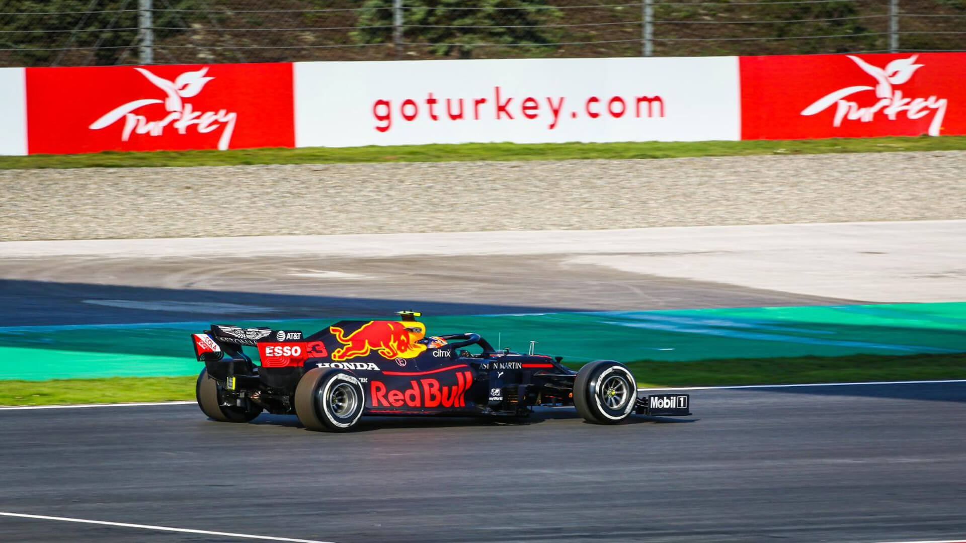 Formula 1 Grand Prix’s Champion is Both Istanbul and Hamilton - Featured Image | MEA Markets