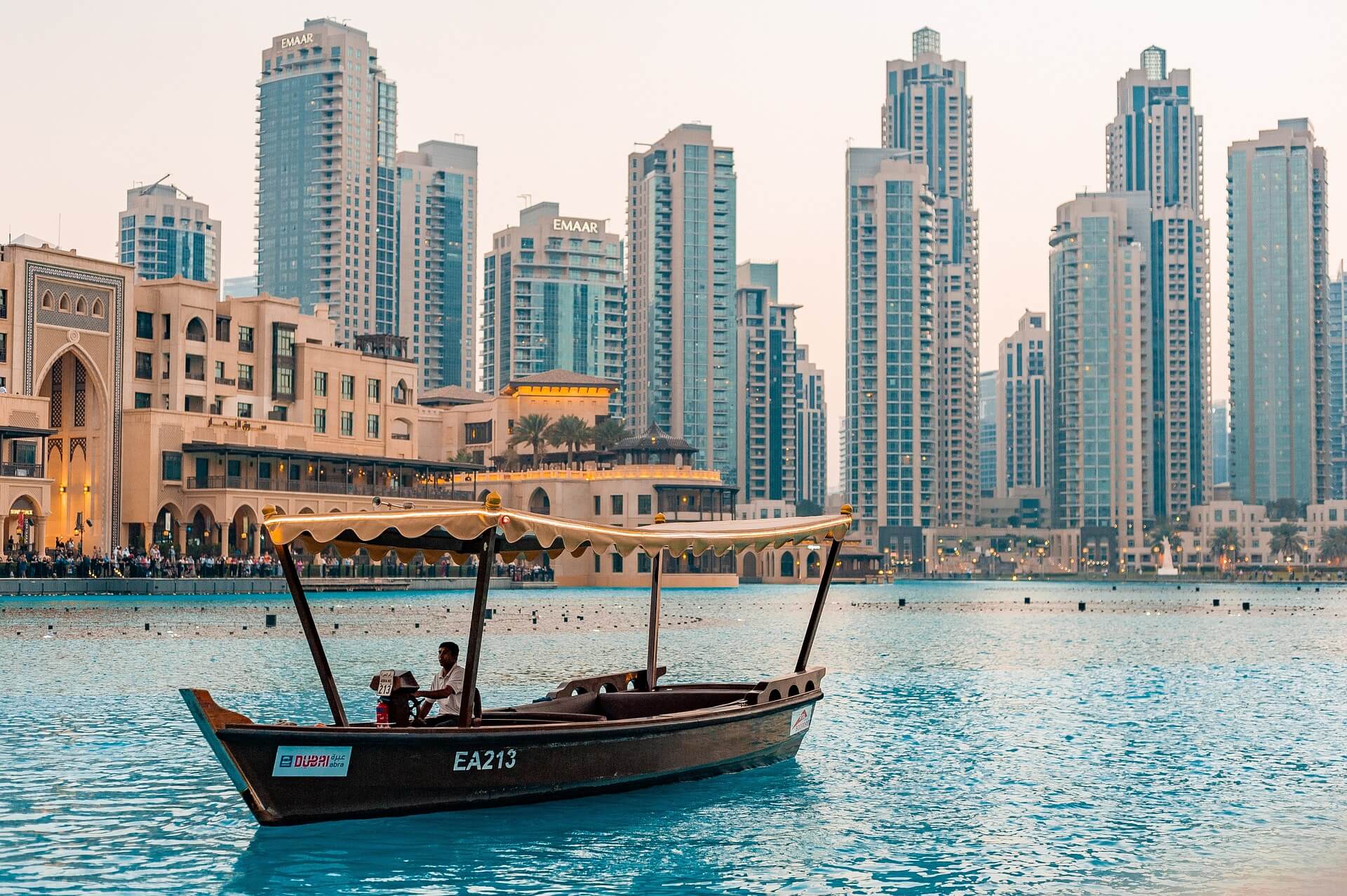 Why and How Should You Invest in Mutual Funds in Dubai? - Featured Image | MEA Markets